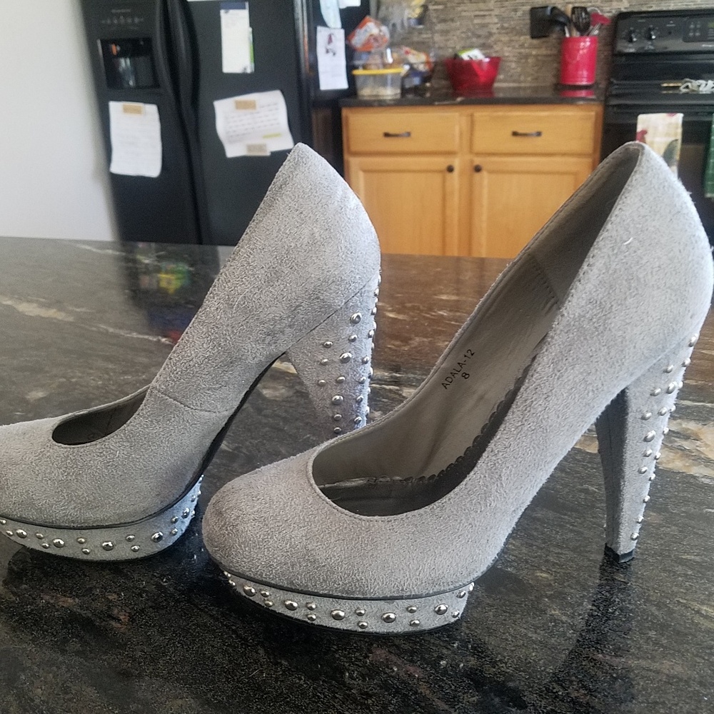 Go Max - grey studded suede pumps